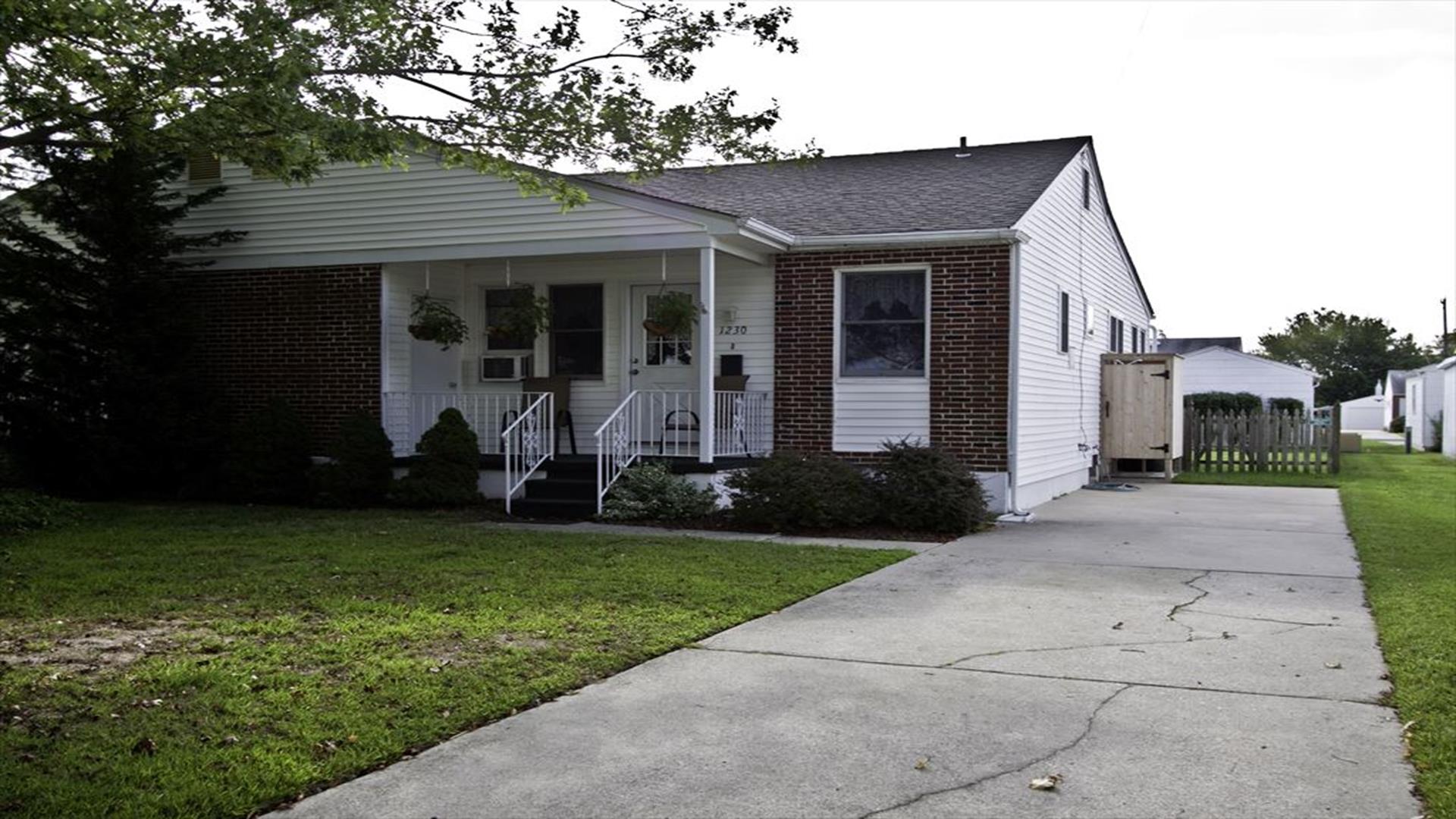 Vacation Rentals Cape May Dog Friendly Fenced Yard!